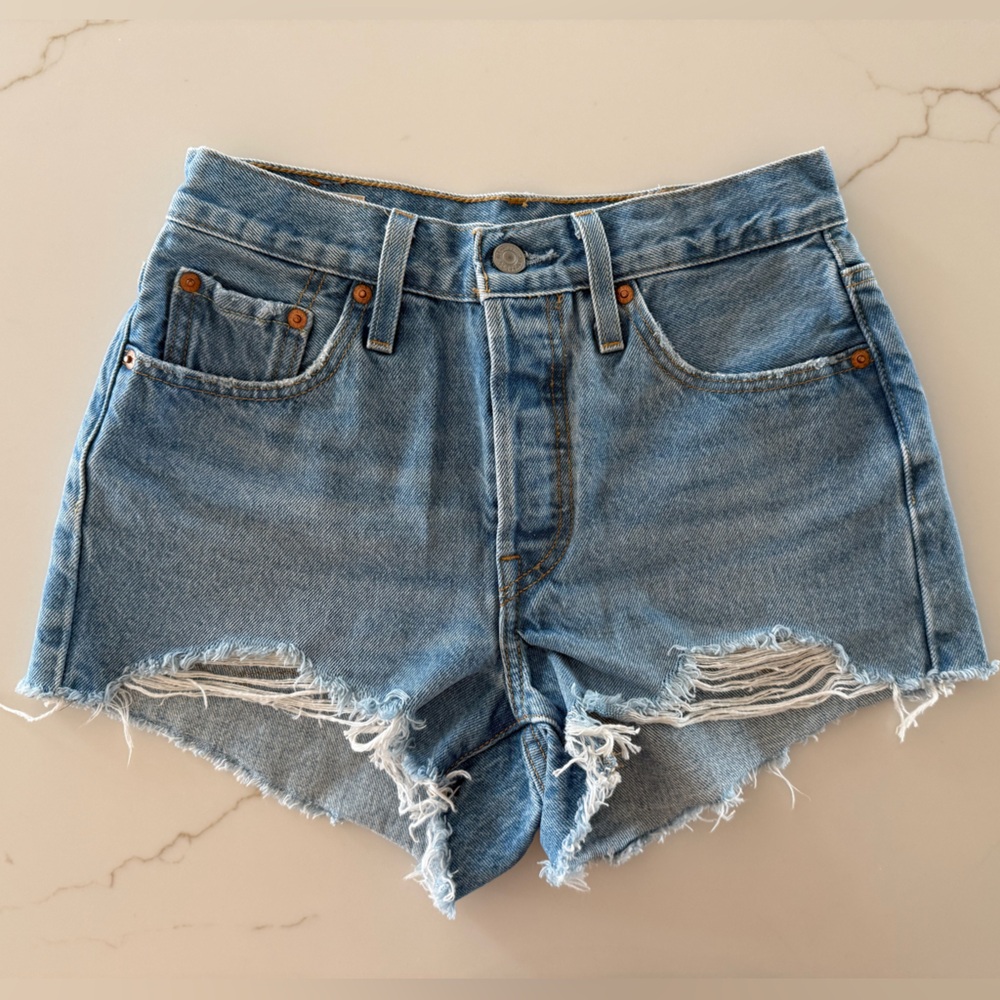 Levi’s 501 high rise cutoff shorts size 25